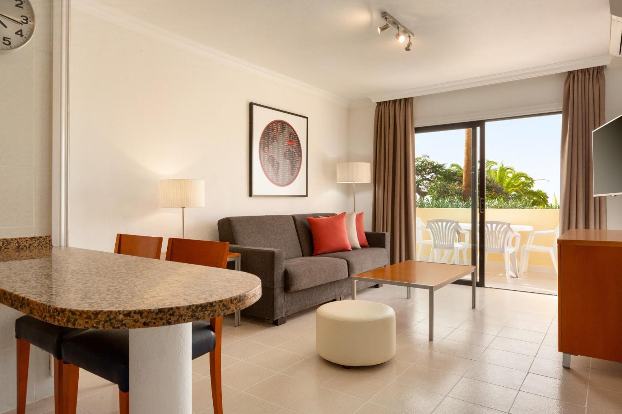 Apart-hotel Ramada Residences By Wyndham Costa Adeje (Tenerife)